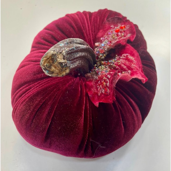 “Midnight Kiss” Velvet Pumpkin Home Decor - Picture 3 of 5
